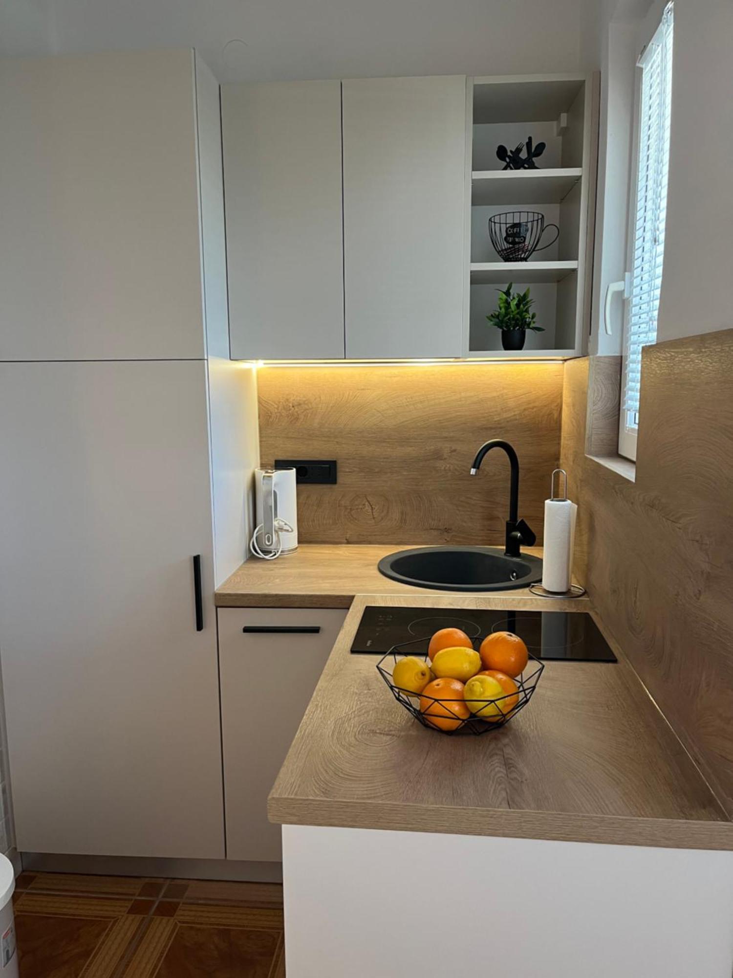 Apartmani Tomeri 斯塔利格拉德-帕克利尼卡 外观 照片